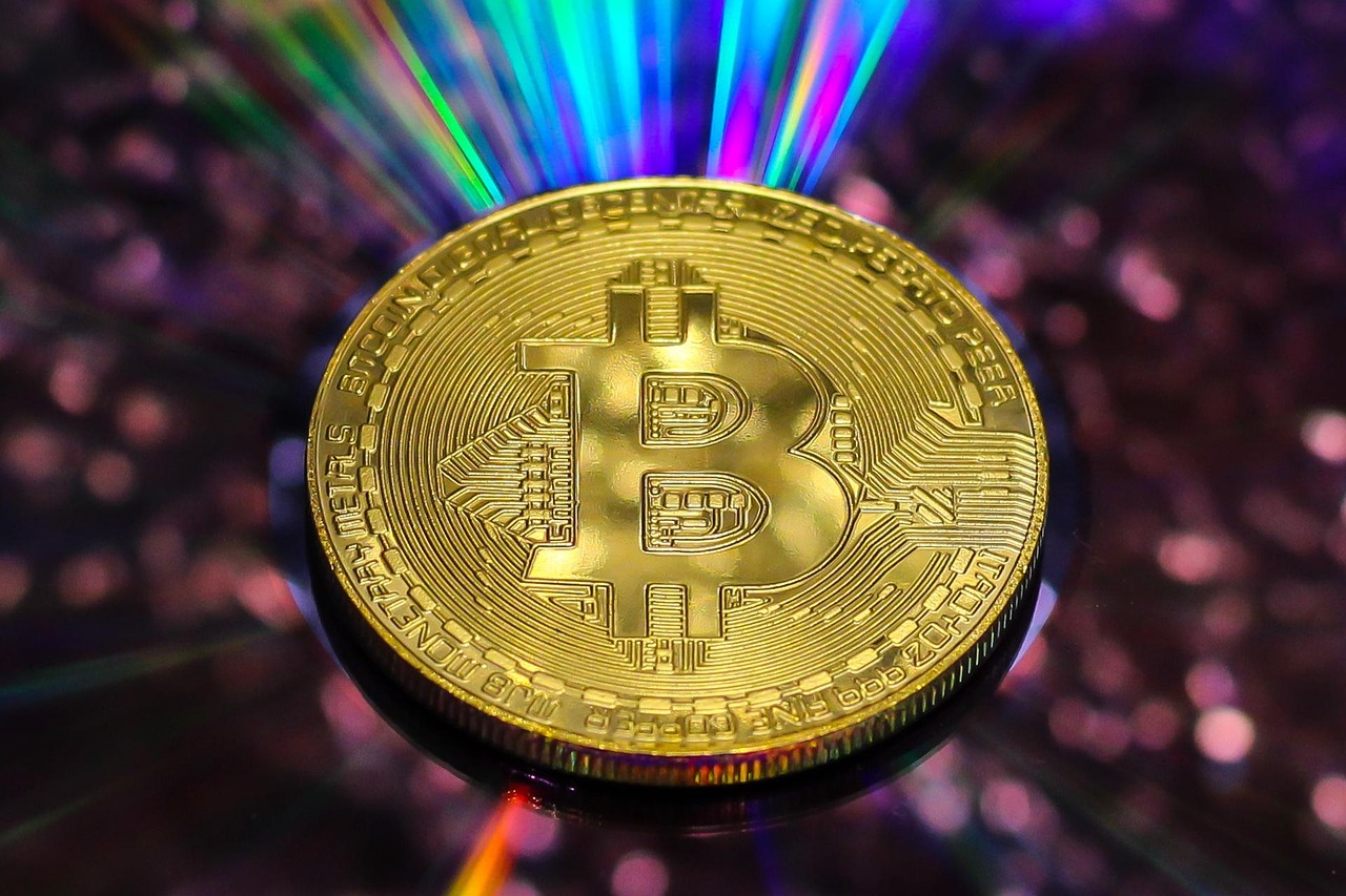 黄金再飙新高！数据：比特币通常在100~150天内跟进拉涨